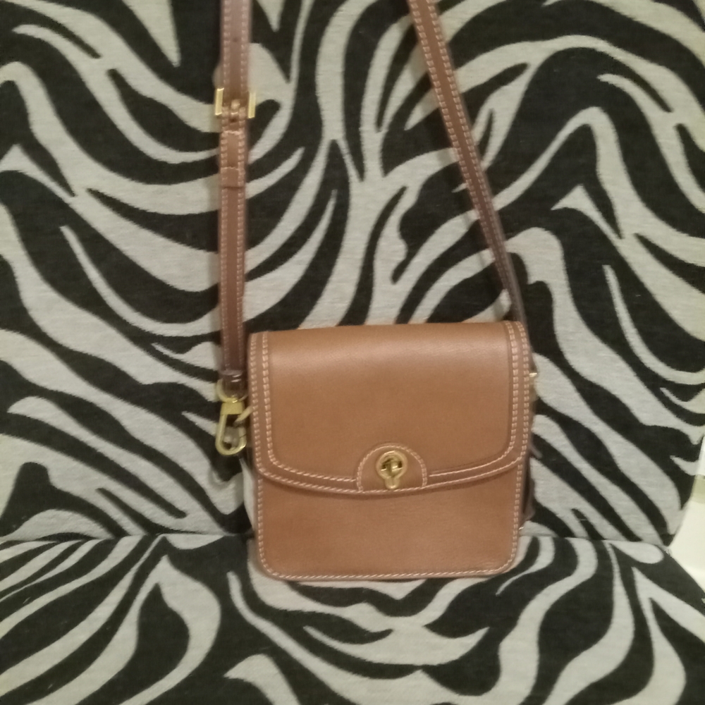 FOSSIL  Brown Leather Crossbody with Gold Hardware